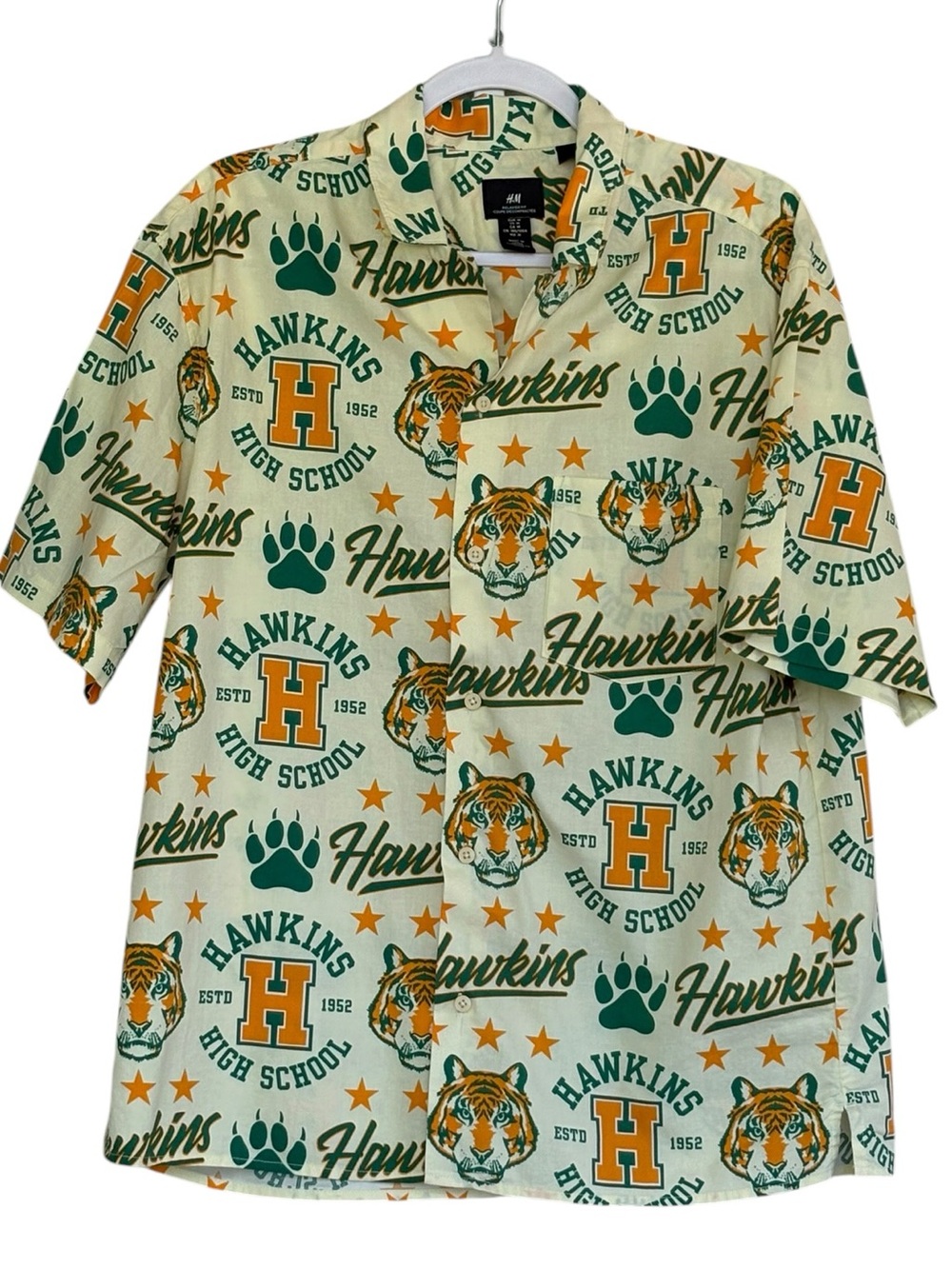 H&M x Stranger Things Hawkins High School Hawaiian Button Down Shirt Size M